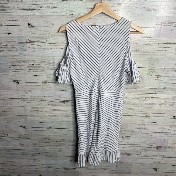 Bb Dakota  white blue striped cold shoulder dress size 4 - Picture 8 of 8
